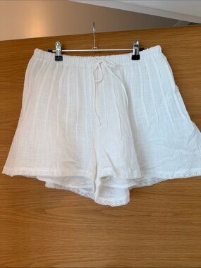 SABO White High-Waist Gauze Drawstring Shorts with Lace Hem